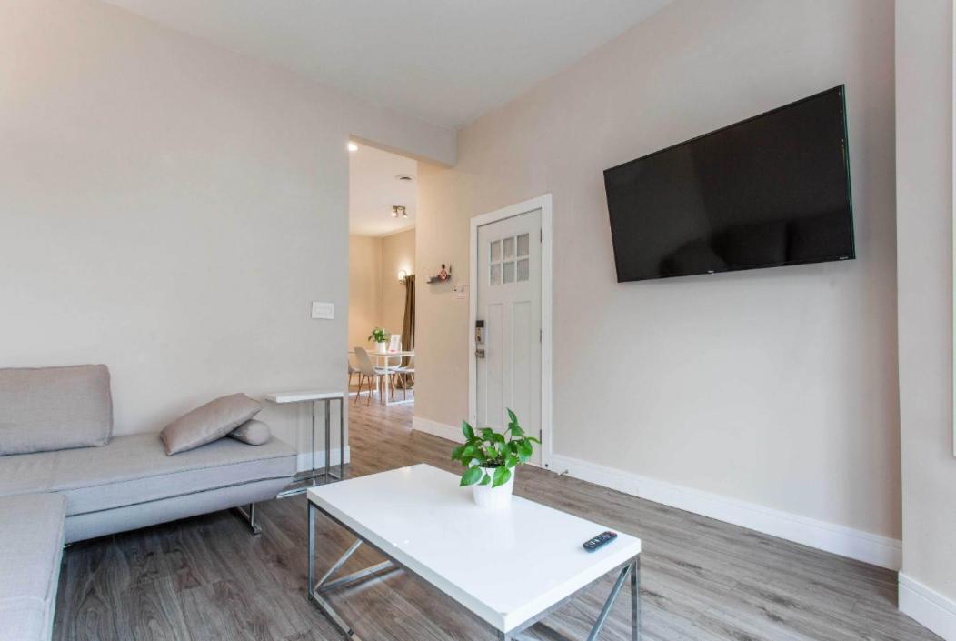 The Double Play - 1 Min Walk To Wrigley! Spacious 2Br - Perfect For Cubs Fans! Chicago Esterno foto