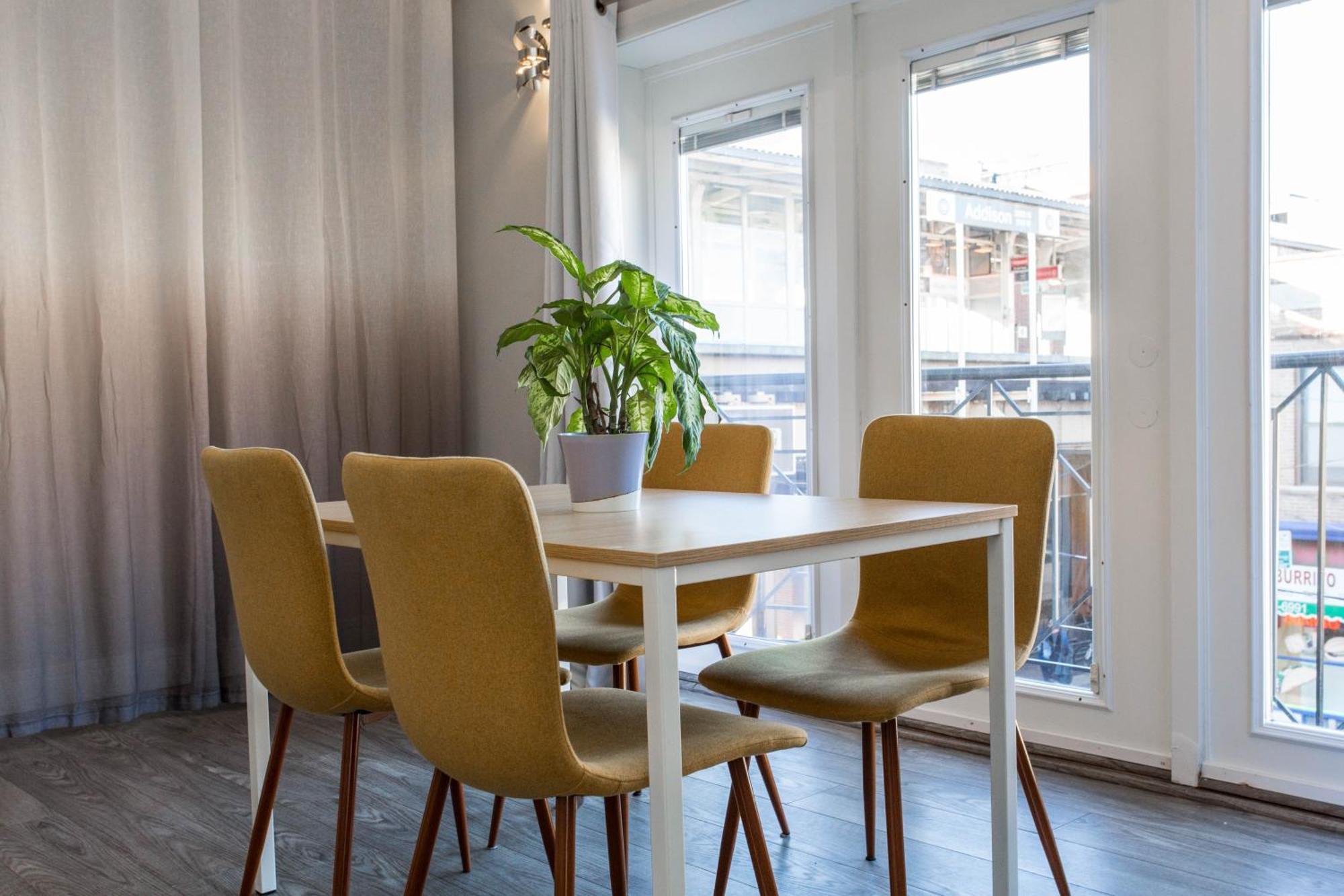 The Double Play - 1 Min Walk To Wrigley! Spacious 2Br - Perfect For Cubs Fans! Chicago Esterno foto